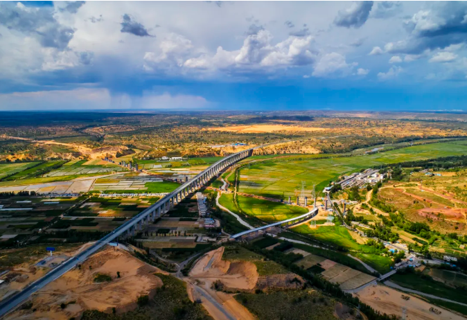 资源型城市转型升级技术探索——榆林中心城区产业高质量和空间布局研究